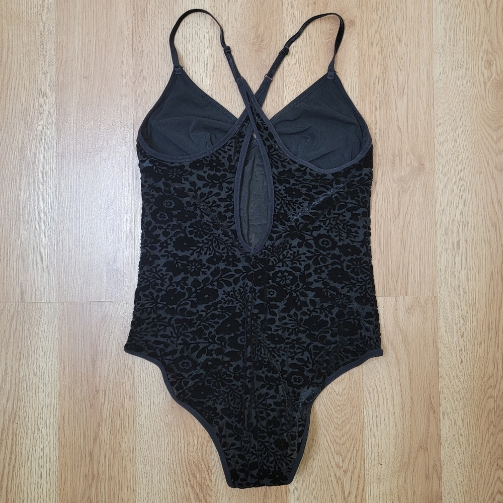 AERIE BLACK FLORAL PRINT BODYSUIT SIZE MEDIUM - Picture 3 of 3